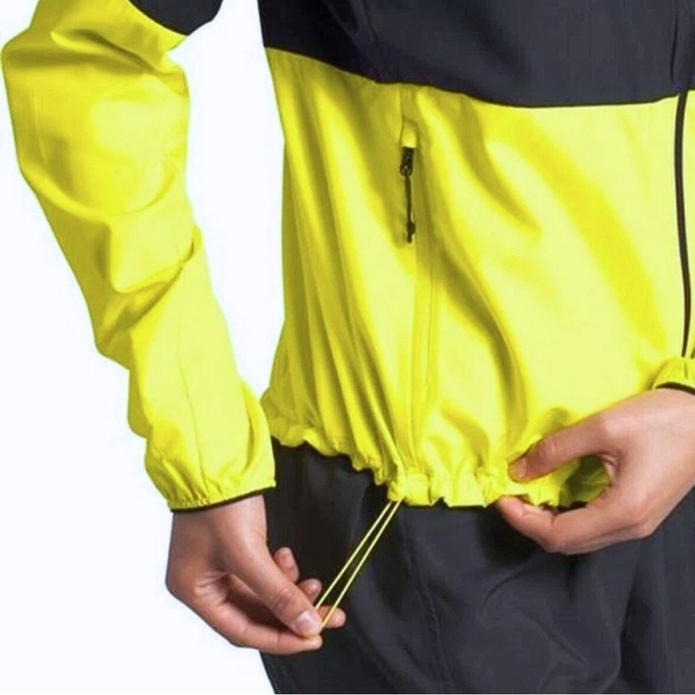 The North Face Women’s Flyweight Hoodie - Picture 14 of 15